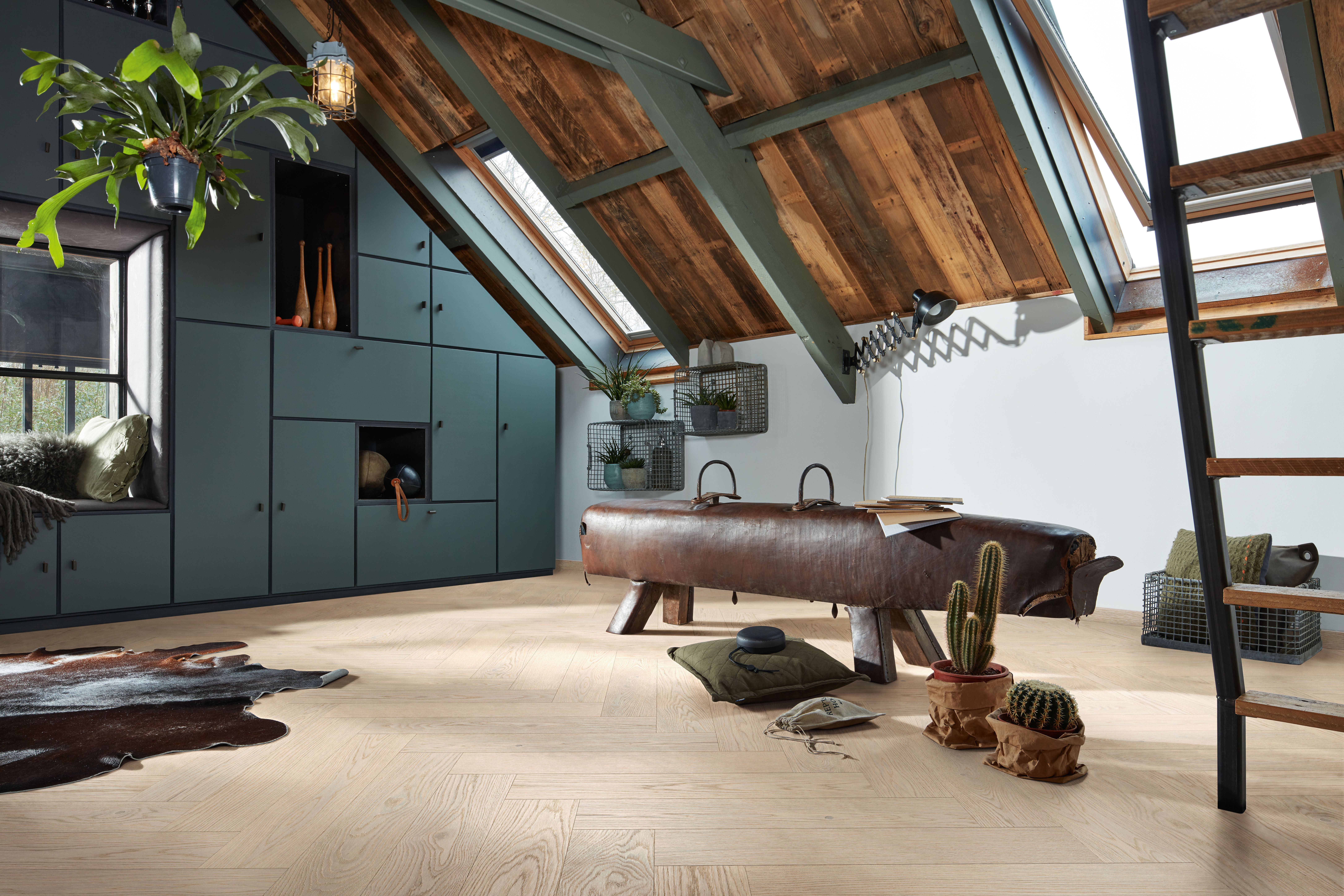 11 mm Lindura-Holzboden HS 500 ultramattlackiert - Eiche classic arcticweiß 08927_1